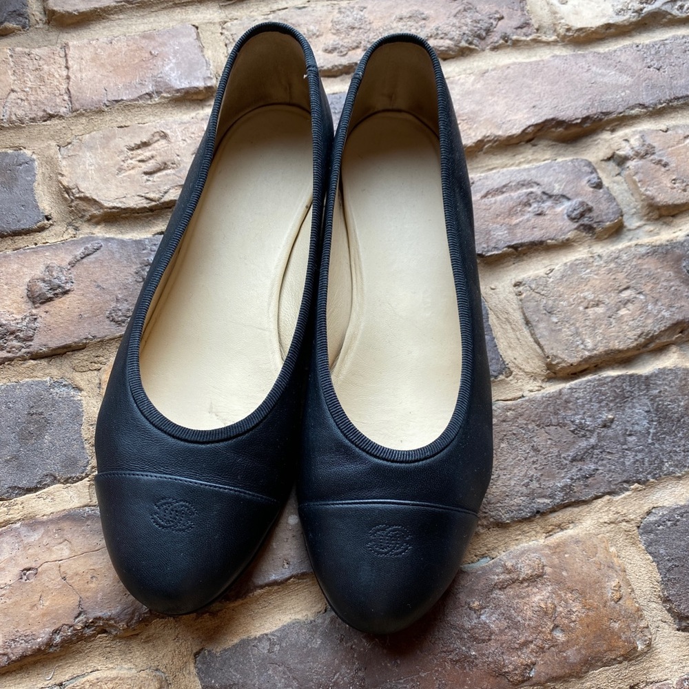 chanel uniform flats